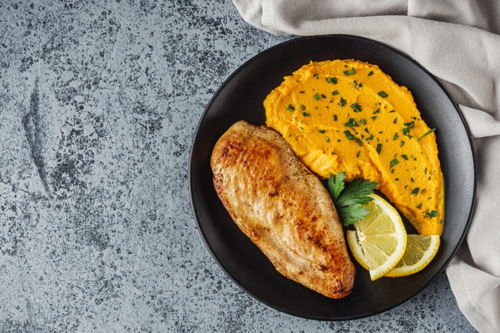 filet de poulet et purée de patate douce